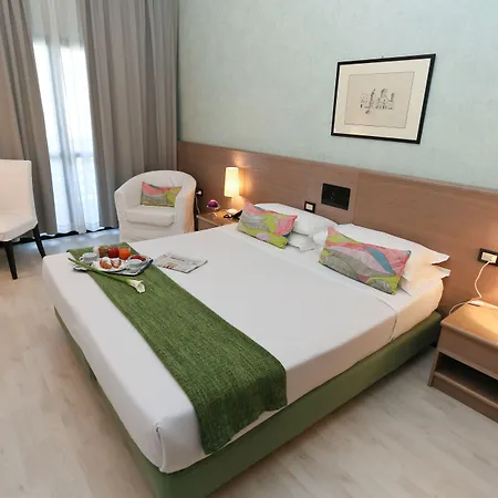 Otel Forum SantʼIlario dʼEnza