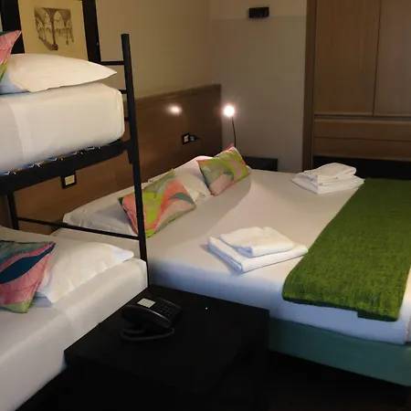 Hotel Forum SantʼIlario dʼEnza