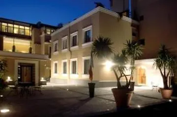 Forum Otel SantʼIlario dʼEnza