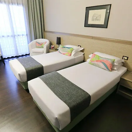 Hotel Forum 3*